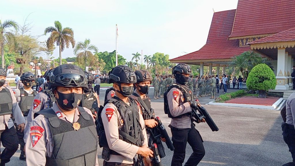 Pelantikan Pj Bupati Kampar dan Pekanbaru Dikawal Personil Brimob dan Polda Riau