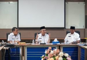 Perdana, Pj Bupati Kampar Lakukan Rapat Kerja Bersama Seluruh Kepala OPD Kampar