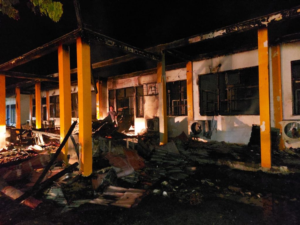 Puskesmas Tapung Hilir Terbakar, Sekda Kampar langsung Tinjau Lokasi.