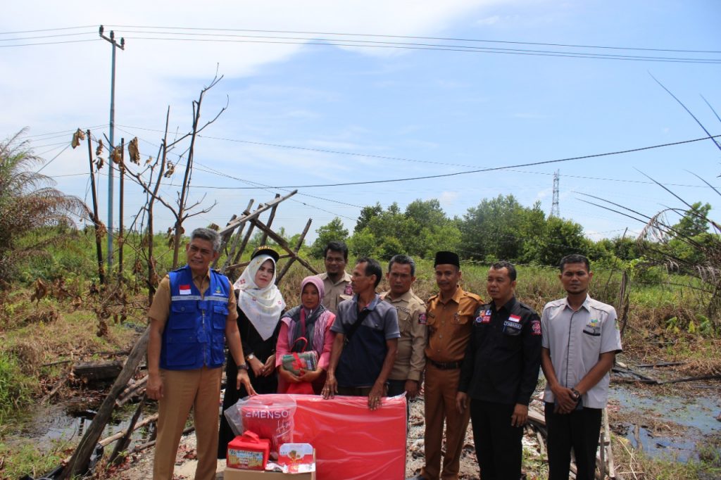 Serahkan bantuan, Kepala Dinas Sosial ingatkan Waspadai Penyebab Kebakaran