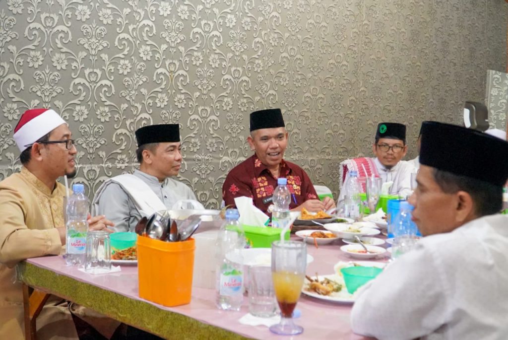 Bupati Kampar Terima Imam Besar dan Pengurus Markaz Islamy Bangkinang