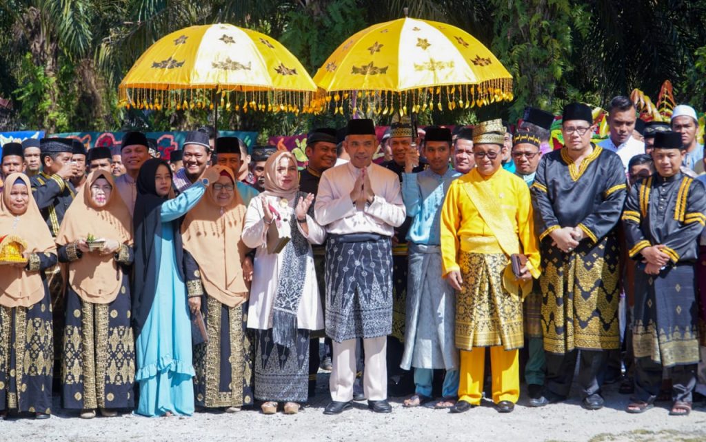 Pj.Bupati Kampar, Dr.H.Kamsol MM Pulang Mamak Ke Suku Piliang Kenegerian Sekijang