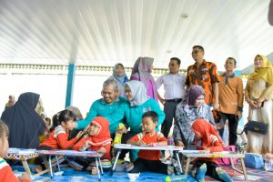 Dr. H. Kamsol, MM Apresiasi Auramedia Hadirkan Ratusan Anak TK untuk Berbagai Lomba di Stanum