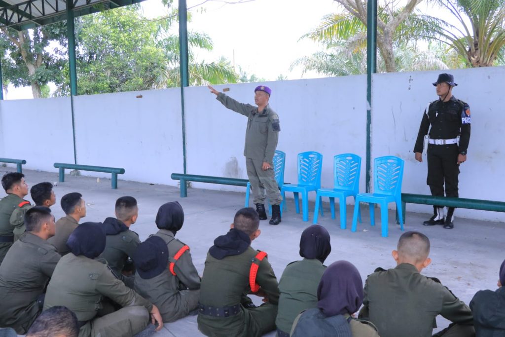 Pertajam Loyalitas, Menwa IP Riau Latgar di Batalyon Arhanud 13/PBY