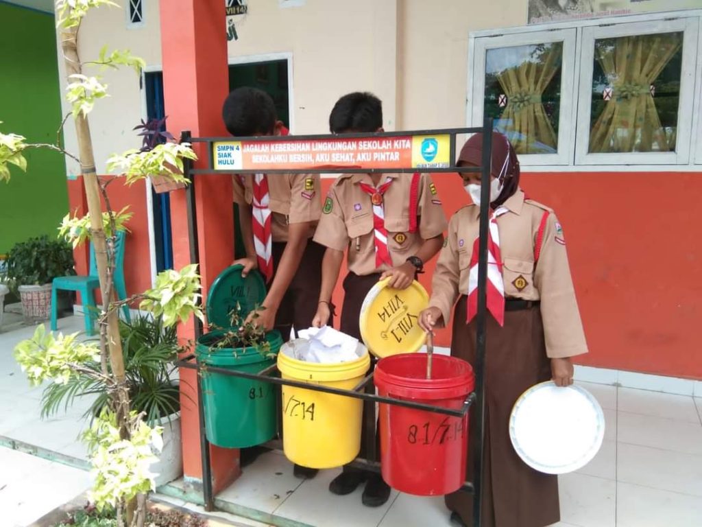 PANGKALAN UPT SMPN 4 SIAK HULU WAKILI KWARCAB KAMPAR DALAM LOMBA GUGUSDEPAN RAMAH LINGKUNGAN SE KWARTIR DAERAH RIAU