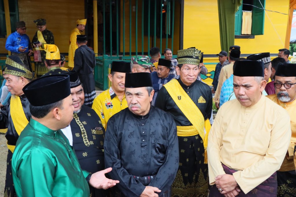 Pj Bupati Kamsol Bersama Gubri Hadiri Haul ke 6 Penobatan Raja XII Rantau Kampar Kiri Gunung Sahilan H. T. M. Nizar