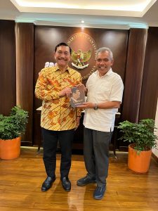 Pj Bupati Kamsol Bersama Prof. Yohanes Surya, Bahas Metode Gasing Dengan Menko Kemaritiman dan Investasi RI