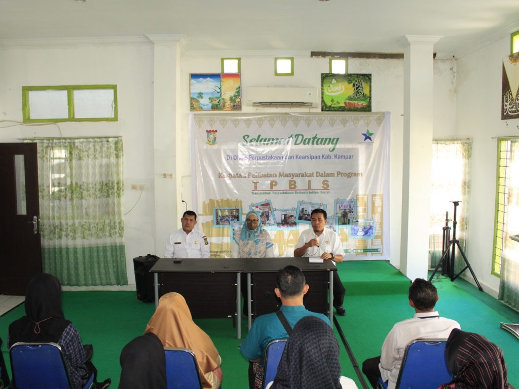 Dispersip Kampar Berikan Bimbingan Bagi Pengelola Perpustakaan 