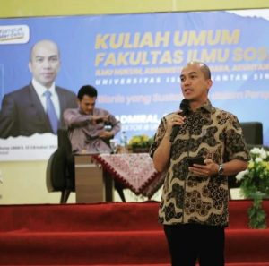 Paparkan Entrepreneurship dalam Perspektif Hukum, Wakil Rektor III UIR Berikan Kuliah Umum pada Law Expo’19 2023