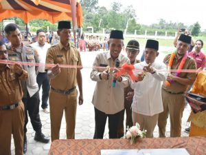 PJ Bupati Kampar Resmikan SMPN 3 Perhentian Raja