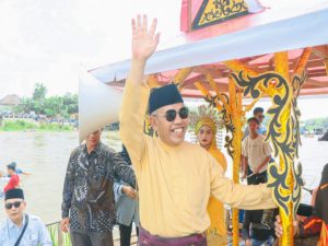 Sambut Ramadhan dengan Balimau Kasai, Pj Bupati Kampar Berhilir dari Tepian Sungai ke Dermaga Batu Belah