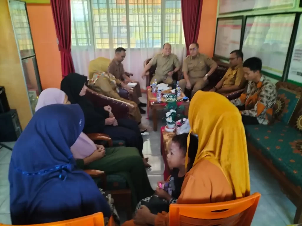 Dinas Pendidikan Kepemudaan dan Olahraga Kabupaten Kampar, Respon Cepat Pengaduan Masyarakat, Guna Memberikan Jaminan, Agar Tidak Ada Sekolah Yang Mengeluarkan Muridnya