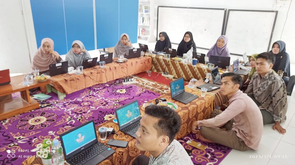 SMP Muhammadiyah Rambah Hilir semakin literat dengan pemanfaatan Chromebook