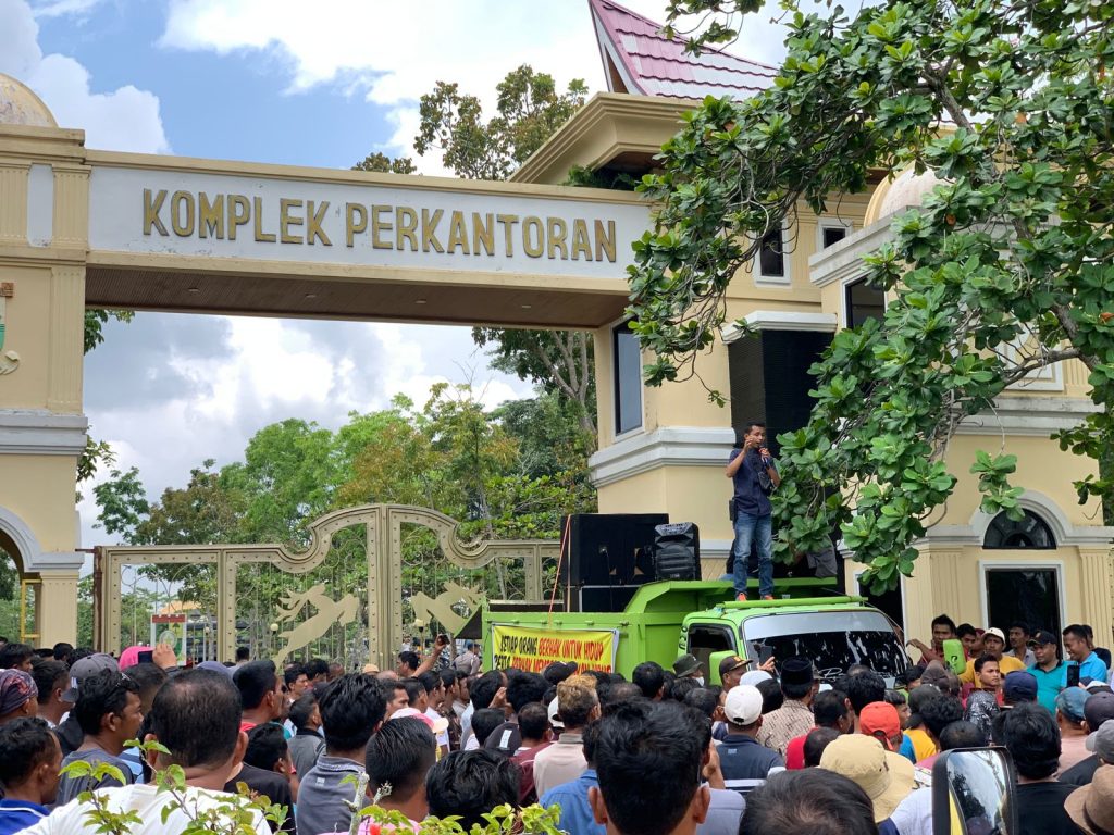 Demi Hidupi Keluarga, Ratusan Supir dan Pekerja Tambang di Kampar Sampaikan Aspirasi ke Pemda