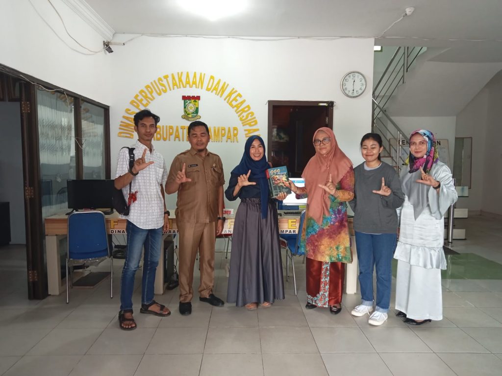 Support Program Gerbangku Dispersip Kampar, Dewan Pustaka Riau Lakukan Penyumbangan Buku