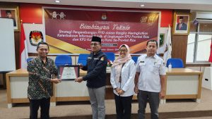 KPU Kabupaten Kampar Raih Peringkat 1 PPID Terbaik di Riau