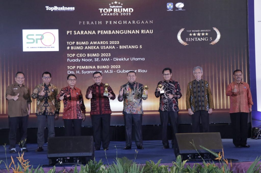 PT SPR Kembali Raih Top BUMD Awards 2023