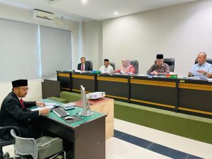 PENUH SEMANGAT, CATUR SUGENG SUSANTO PRESENTASIKAN PROPOSAL DISERTASI DI UIR