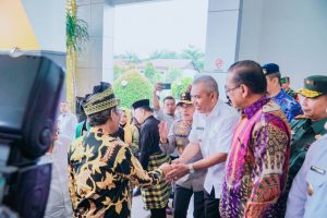 PJ Bupati Kampar Bersama Wagubri Sambut Kedatangan Menkopolhukam Mahfud MD