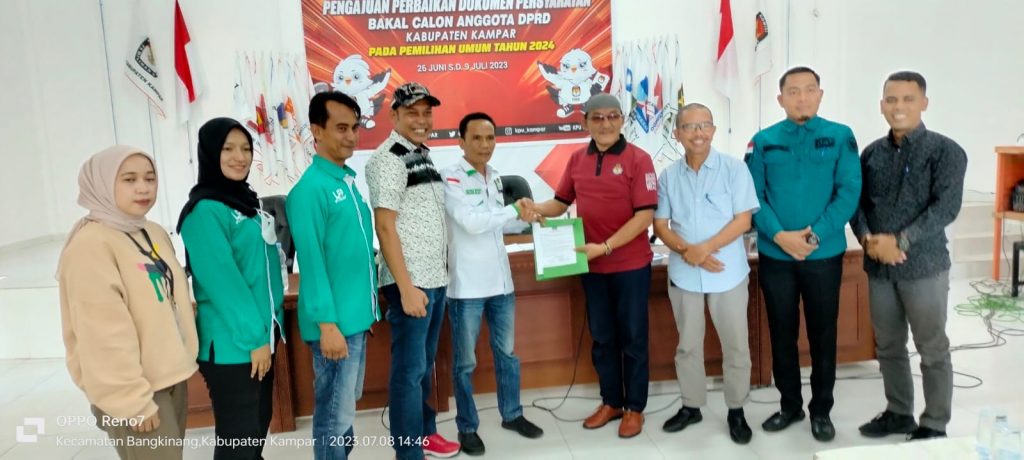 DPC PKB Kampar Serahkan Perbaikan Dokumen Persyaratan Bacaleg ke KPU