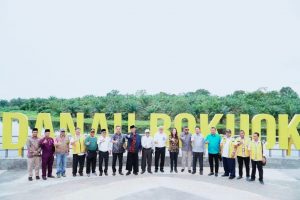 Pj Bupati Kampar Bersama Komisi V DPR RI Kunjungi Lokasi Revitalisasi Wisata Danau Bokuok