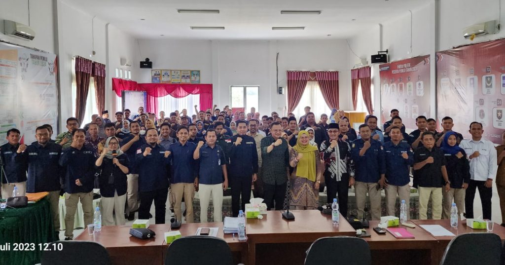 DKPP Alfitra Salam Jadi Narasumber dalam Bimtek KPU & PPK Se-kabupaten Kampar