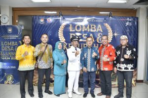 Pj Bupati Kampar dan Kades Koto Masjid Ekspose Dihadapan Tim Penilai Nasional Kemendagri RI