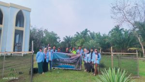 PENANAMAN BIBIT DALAM PROGRAM MITIGASI BENCANA OLEH MAHASISWA KUKERTA UNRI DESA TITIAN MODANG KOPAH 2023.