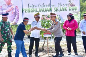 Tanam Pohon Serentak Polri, Pj. Bupati Kampar : Wujud Nyata Kontribusi Polres Kampar Kepada Masyarakat
