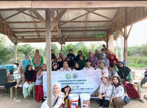 Dalam Rangka Meningkatkan Ketahanan Pangan Masyarakat Desa Sungai Paku, KUKERTA UNRI 2023 Mengadakan Sosialisasi Pembuatan Pupuk Organik Cair (POC) Berbahan Dasar Kulit Pisang.