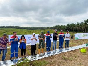 PHE Siak Gelar Pelatihan Budidaya Semangka dan Palawija serta Tanam 1500 Pohon di Desa Senama Nenek