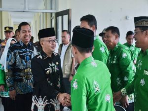 Kunjungan Pj Bupati Kampar disambut Hangat Warga Tapung Hulu.