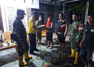 Tiga Pilar Kelurahan Pematangkapau Turlap dan Serahkan Sembako Warga Terdampak Banjir