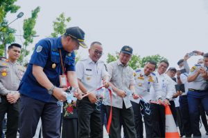 PJ Bupati Kampar Launching Bus Damri Bangkinang – Bandara SSK II Kembali Beroperasi