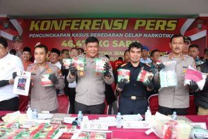 Kapolda Kepri Gelar Konferensi Pers Pengungkapan Narkotika Jenis Sabu Seberat 46,477 KG Serta Pemusnahan Barang Bukti Narkotika Jenis Sabu seberat 10,727 KG