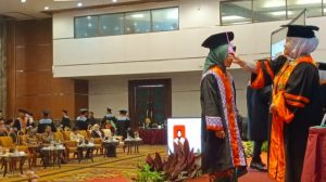 Mewisuda 143 Mahasiswa, Ini Kata Direktur Polkam