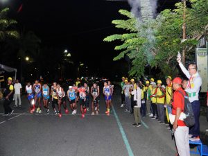 Dilepas Pj Bupati Kampar Pukul 05.00 Wib Subuh, Robi Sianturi Atlit Marathon Nasional Kembali Sabet Medali Emas.