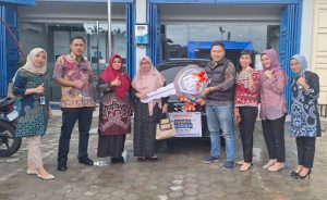 Undian Simpedes BRI, Ibu Gustini Menangkan Undian Grand Prize Mobil All New Ertiga