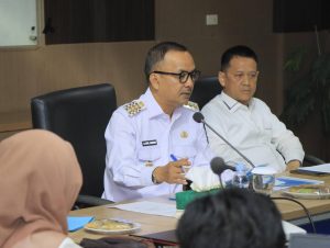 Pj Bupati Kampar Gelar Rapat Evaluasi Bersama Kepala OPD dan Camat Terkait Realisasi Pembangunan.