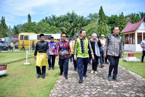 PJ Bupati Kampar Dengan Anggota Komisi V DPR RI  Kunker Spesifik Meninjau Kawasan Candi Muara Takus dan Danau Rusa