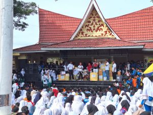 Meriahkan HUT PGRI ke-78, Persatuan Guru Republik Indonesia Kecamatan Bangkinang Kota Gelar Jalan Santai