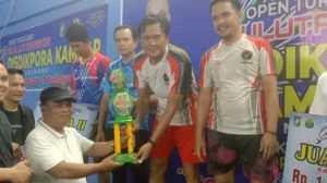 Adakan Open Turnamen Bulu Tangkis, Piala Kadisdikpora Kampar Sukses Digelar