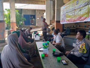 Giat Curhat Jum’at Kamtibmas & Pembagian Bansos Polsek Sei Beduk Bersama Masyarakat di Mesjid Raudlatul Jannah