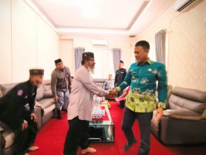 Audiensi Ninik Mamak Sinama Nenek Terkait Koperasi, Pj Bupati Kampar Tegas Akan Di Mediasi Sesuai Regulasi.
