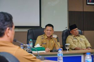 Penjabat Bupati Kampar Pimpin Rapat Kesiapan Camat Dalam Rangka Sukseskan Pemilu 2024