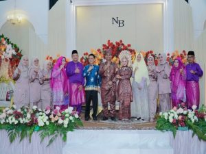 Penjabat Bupati Kampar Hadiri Resepsi Pernikahan Bayu Pratama Bahrein & Nadia Salsabila.