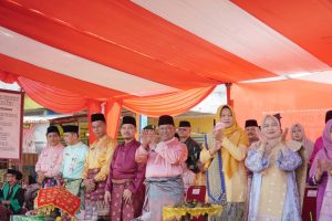Penjabat Sekda Kampar Lepas Pawai Ta’aruf Dan Lantik Dewan Hakim MTQ Ke-53 Kabupaten.