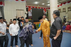Pj Bupati Kampar Makan dan Do’a Bersama Warga Pandopo Sambut Ramadhan 1445 H