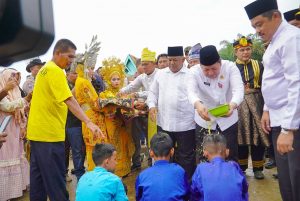 PJ Sekda Bersama PJ Gubri hadiri Even Balimau Kasai, Pj Sekda: Selamat Menjalankan Ibadah Puasa.