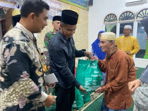 Pj Bupati diwakili Asisten 1 Setda Kampar Serahkan Bantuan Safari Ramadhan Di Desa Gading Permai
